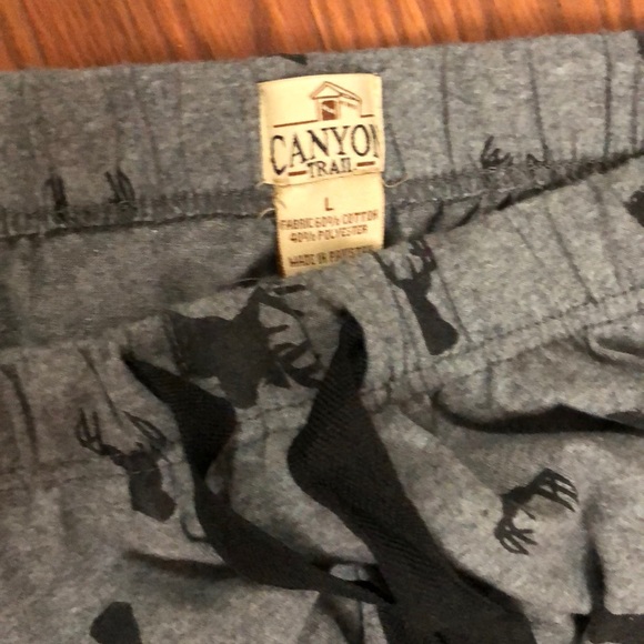 ***SOLD***Men’s Canyon Trail Deer Pajama Pants - Picture 4 of 4